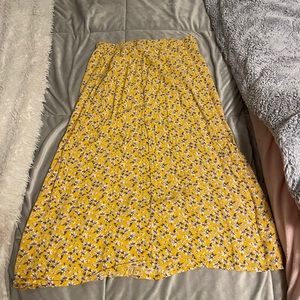 Yellow midi skirt